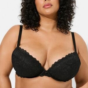 42 D • Torrid • XO Plunge Push-Up Bra